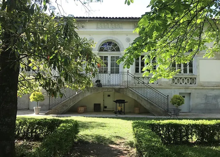 Feriehus De Charme Au Bord Du Tarn